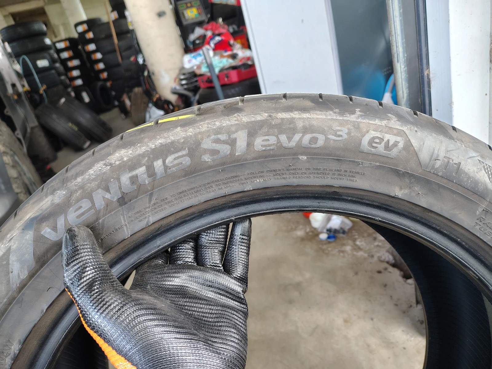 Гуми Летни 255/45R19, снимка 5 - Гуми и джанти - 55842009