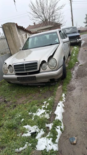 Mercedes-Benz E 220 2.2 CDI цяла за части без документи - 550 € / 1075.71 лв. - 62814340 2