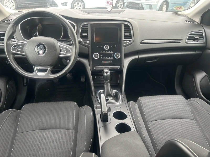 Renault Megane 1.2i  euro6, снимка 12 - Автомобили и джипове - 48249507