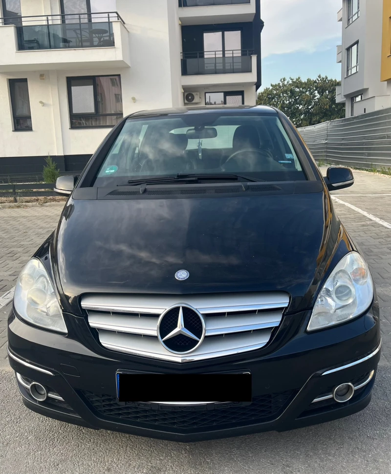 Mercedes-Benz B 180