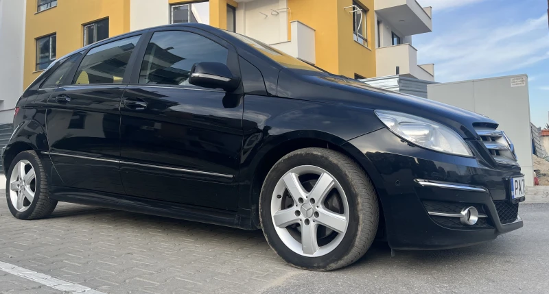 Mercedes-Benz B 180, снимка 2 - Автомобили и джипове - 51738425