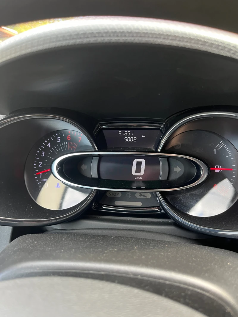 Renault Clio, снимка 3 - Автомобили и джипове - 51988324