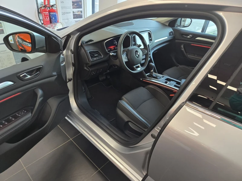 Renault Megane 1.3 TCe (140Hp) EDC Tehno Automatic, снимка 5 - Автомобили и джипове - 52060795