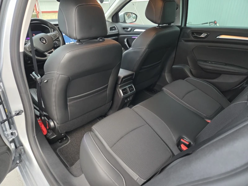 Renault Megane 1.3 TCe (140Hp) EDC Tehno Automatic, снимка 11 - Автомобили и джипове - 52060795