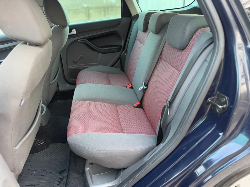 Ford Focus 1.6TDCI, снимка 11 - Автомобили и джипове - 52506535