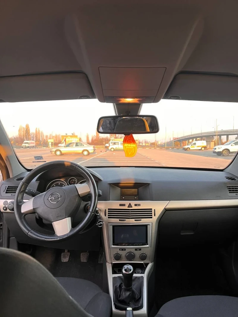 Opel Astra 1.9 CDTI, снимка 10 - Автомобили и джипове - 52528007
