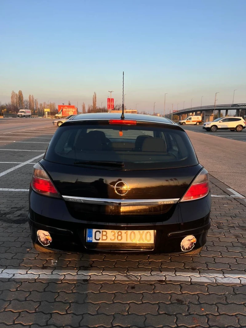 Opel Astra 1.9 CDTI, снимка 4 - Автомобили и джипове - 52528007