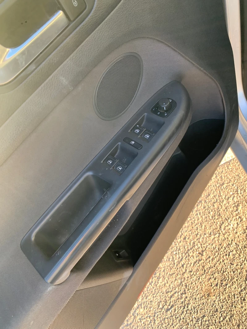 VW Golf Plus 1.9 TDI, снимка 13 - Автомобили и джипове - 52553450