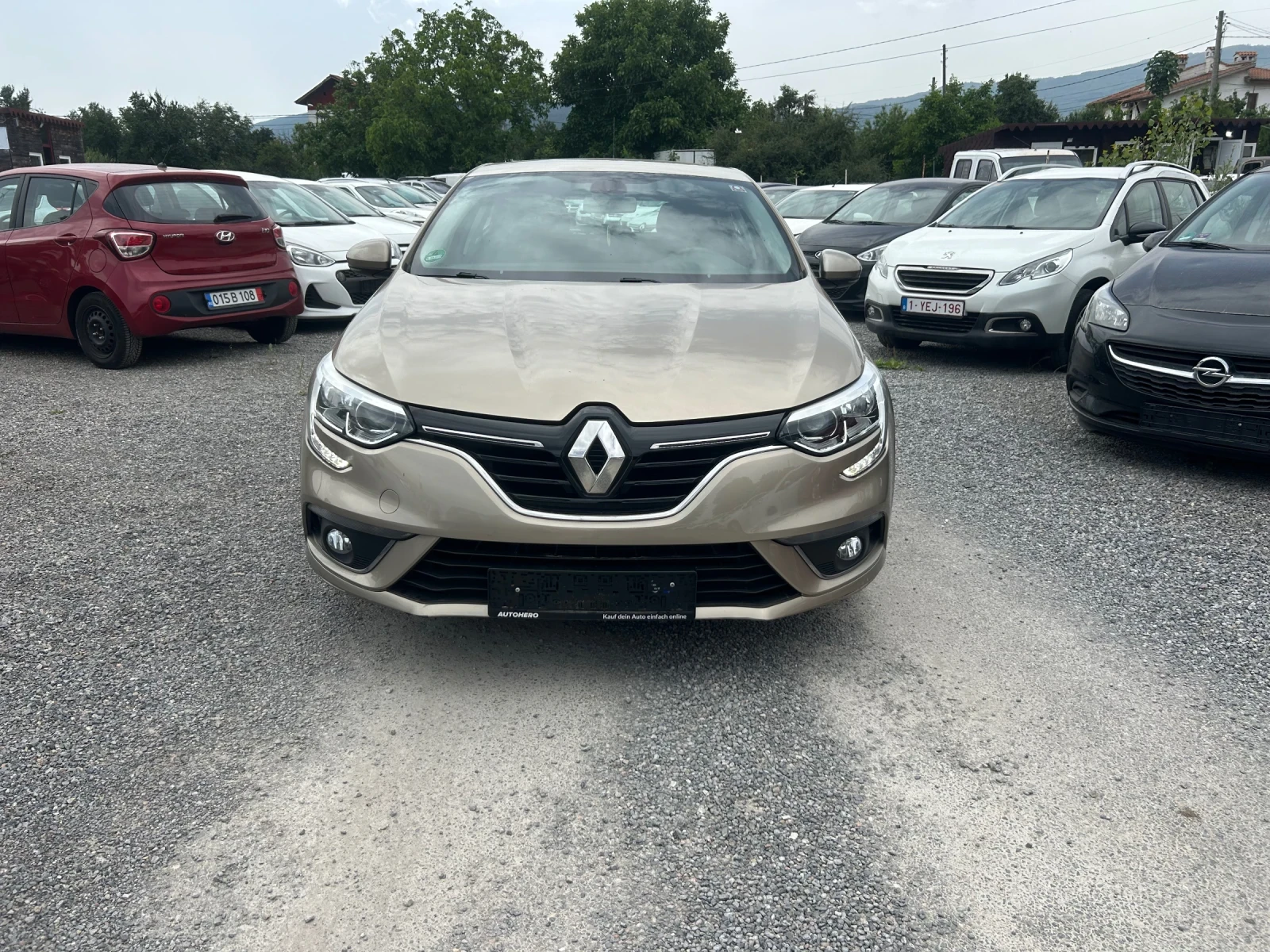 Renault Megane 1.2i  euro6 - изображение 3