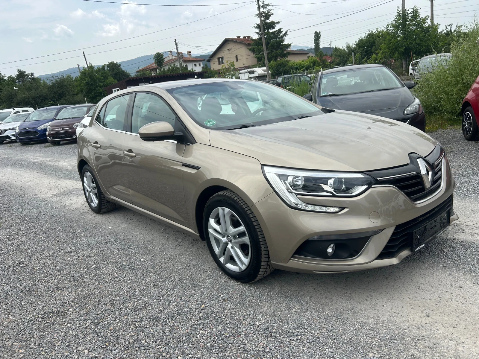 Renault Megane 1.2i  euro6 - изображение 2