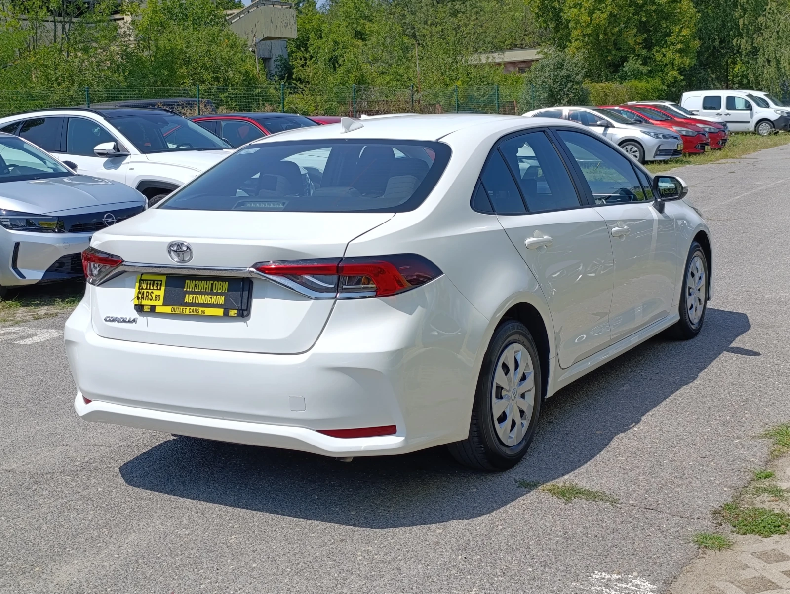 Toyota Corolla 1.5 DYNAMIC FORCE - изображение 3