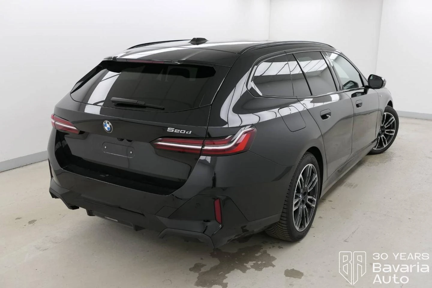 BMW 520 d Touring M Sport Paket - изображение 3