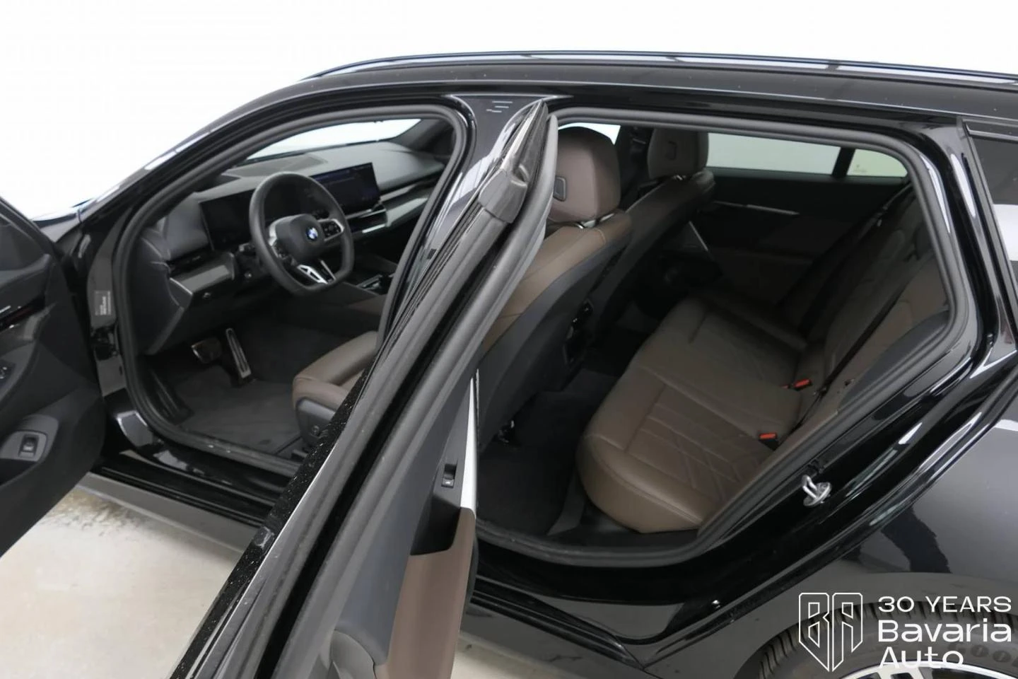 BMW 520 d Touring M Sport Paket - изображение 5