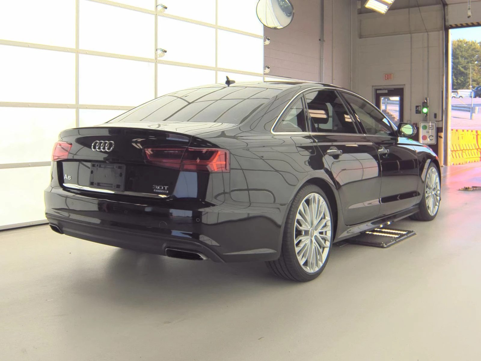 Audi A6 3.0T* PRESTIGE* MATRIX* BOSE* ПОДГРЕВ* КАМЕРА* КЕЙ - изображение 2