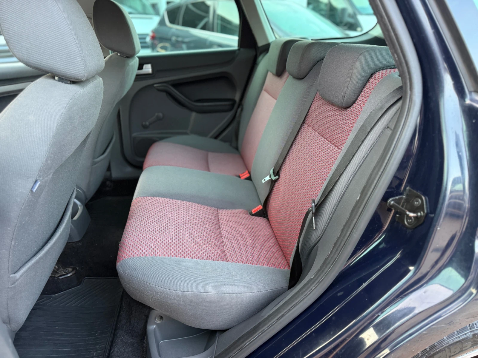 Ford Focus 1.6TDCI, снимка 11 - Автомобили и джипове - 52506535