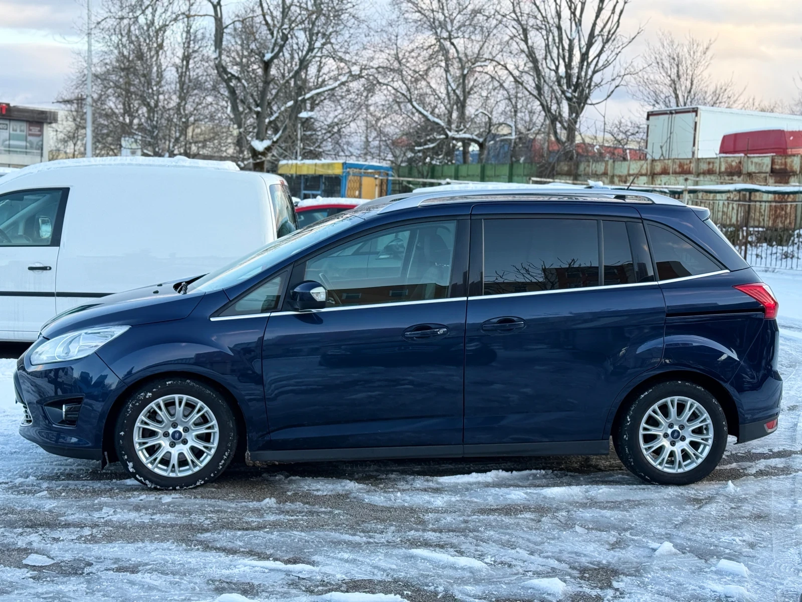 Ford C-max 2.0HDI-116kc Титаниум - изображение 4