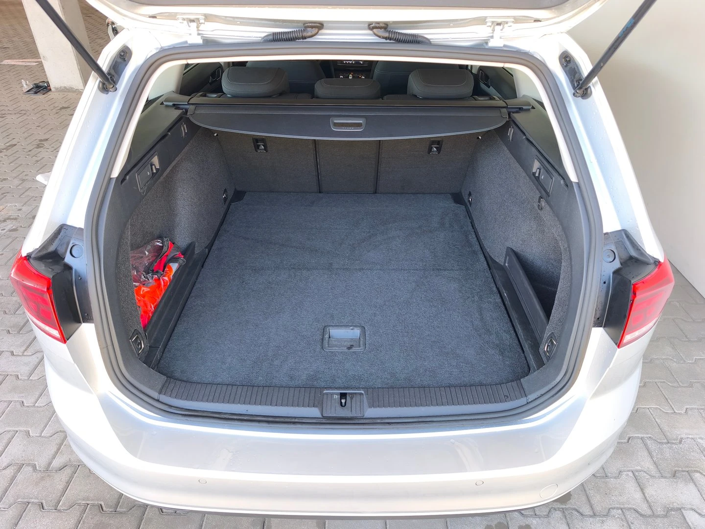 VW Passat Business 2.0 TDI SCR DSG - изображение 10