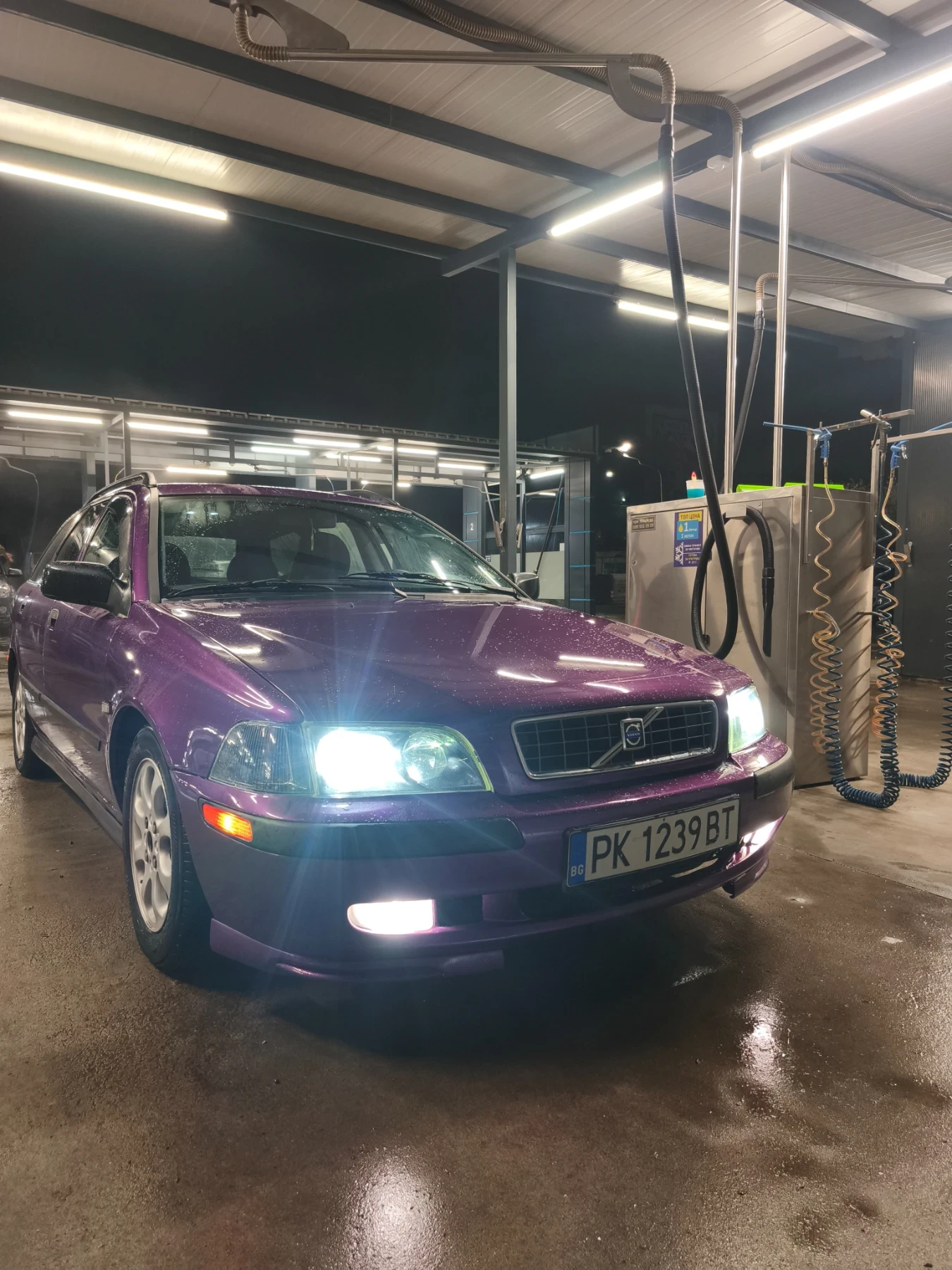 Volvo V40, снимка 2 - Автомобили и джипове - 54071151