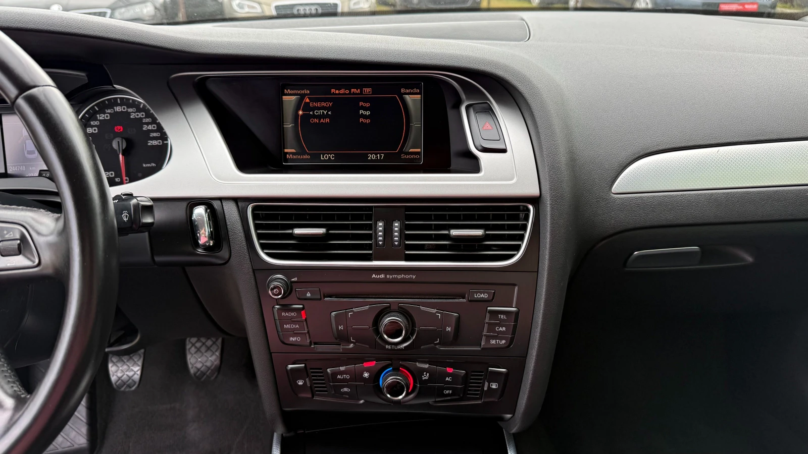 Audi A4 2.0TDI BIXENON, снимка 11 - Автомобили и джипове - 54526319
