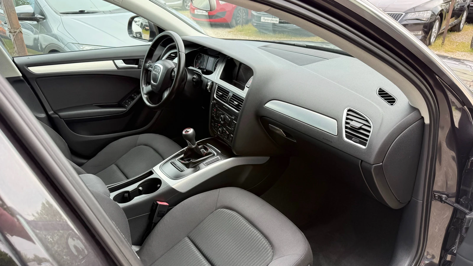 Audi A4 2.0TDI BIXENON, снимка 8 - Автомобили и джипове - 54526319