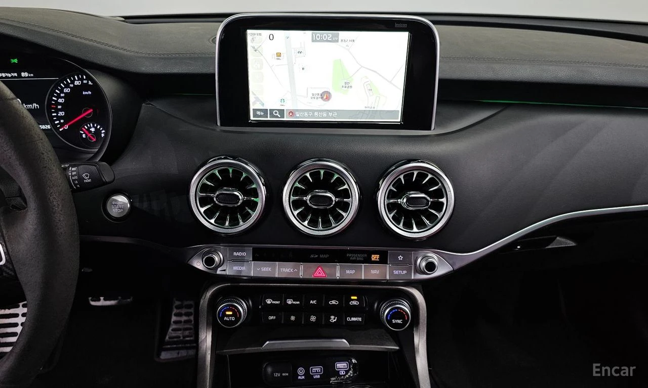 Kia Stinger GT* 3.3* TURBO* AWD* ОБДУХВАНЕ* LANE* ASSIST* ХЕДЪ, снимка 9 - Автомобили и джипове - 54628565