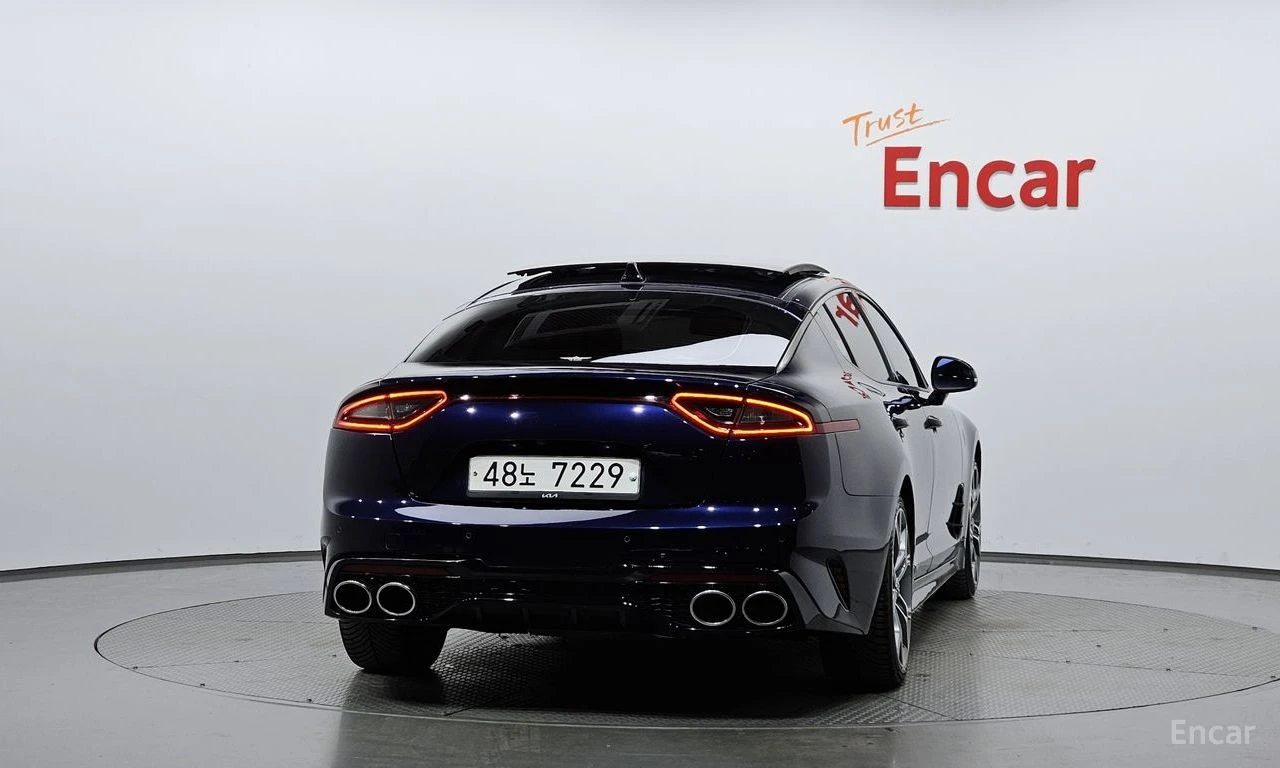 Kia Stinger GT* 3.3* TURBO* AWD* ОБДУХВАНЕ* LANE* ASSIST* ХЕДЪ, снимка 4 - Автомобили и джипове - 54628565