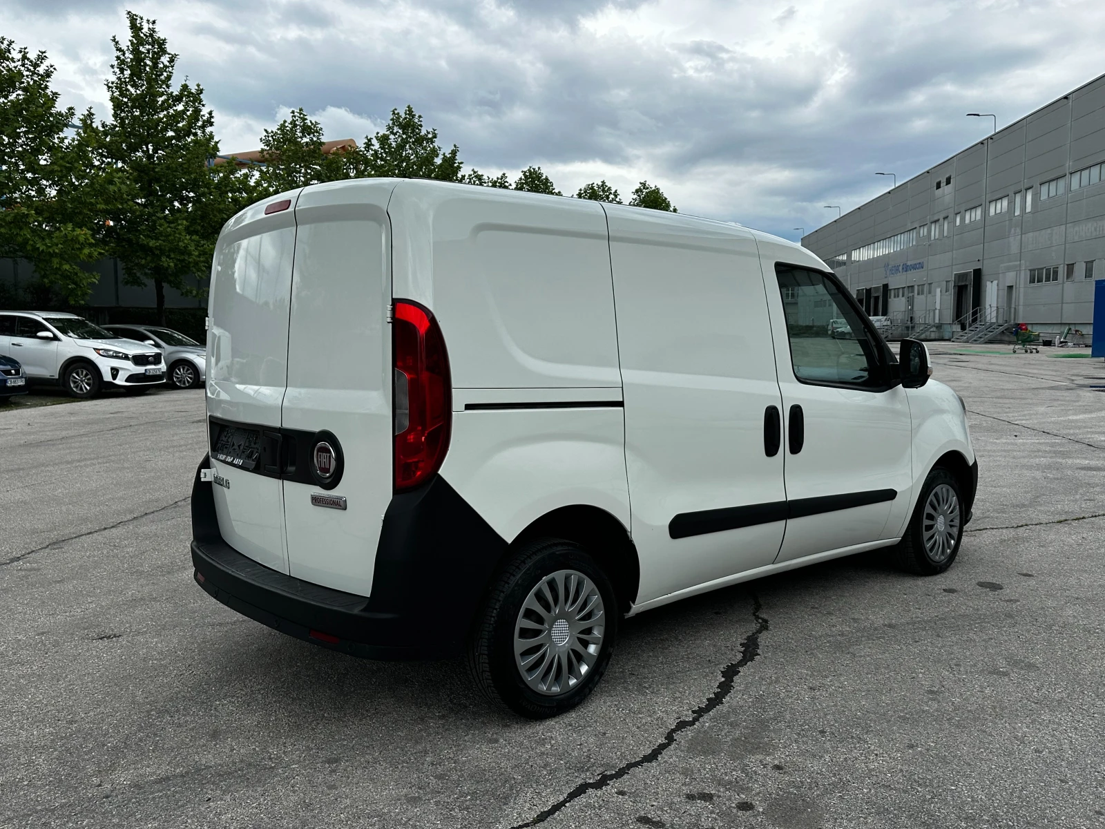 Fiat Doblo 1.3d 90 к.с. , снимка 4 - Автомобили и джипове - 54688319