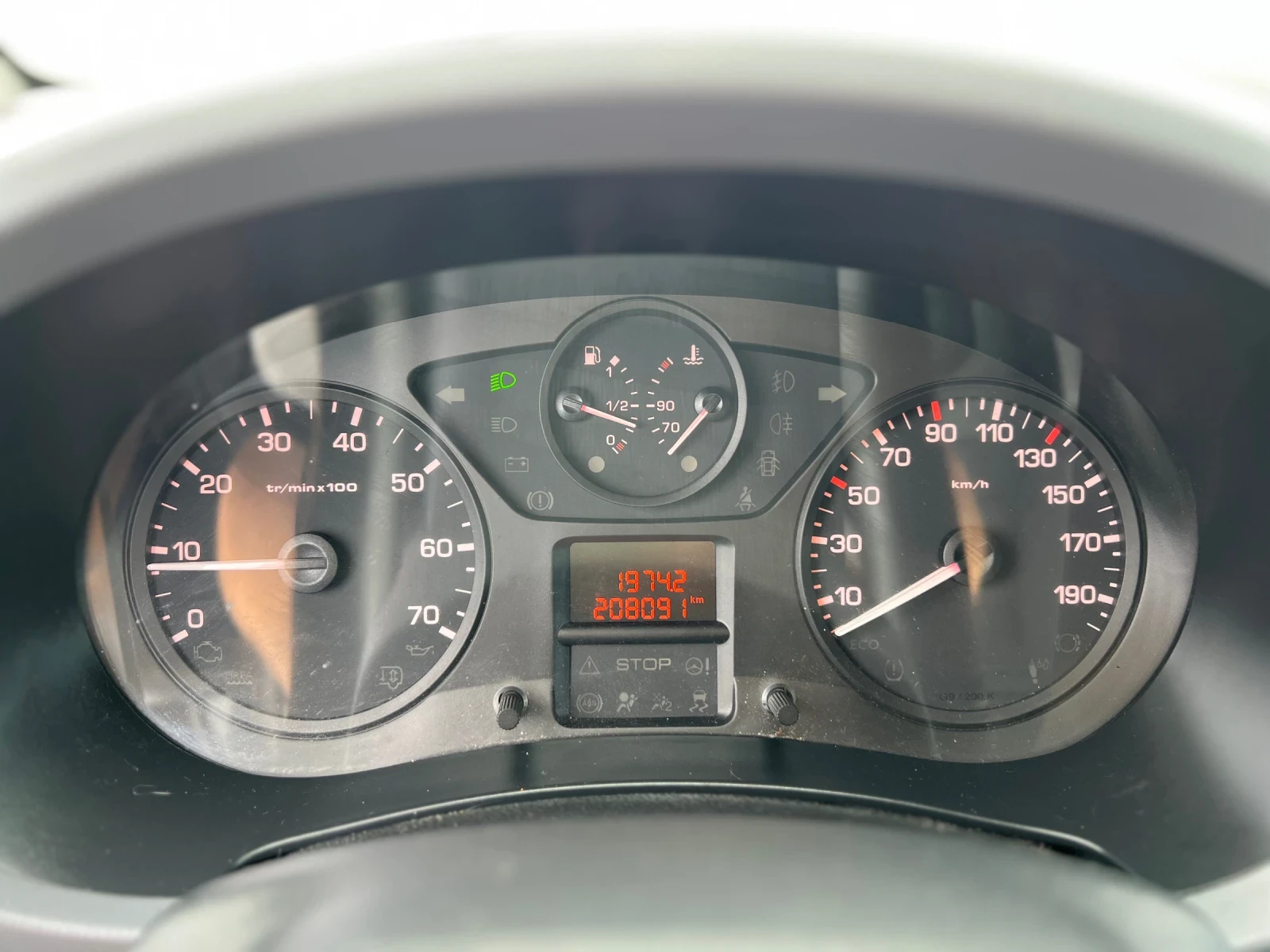 Citroen Berlingo 1.6 HDI, снимка 9 - Автомобили и джипове - 54760138