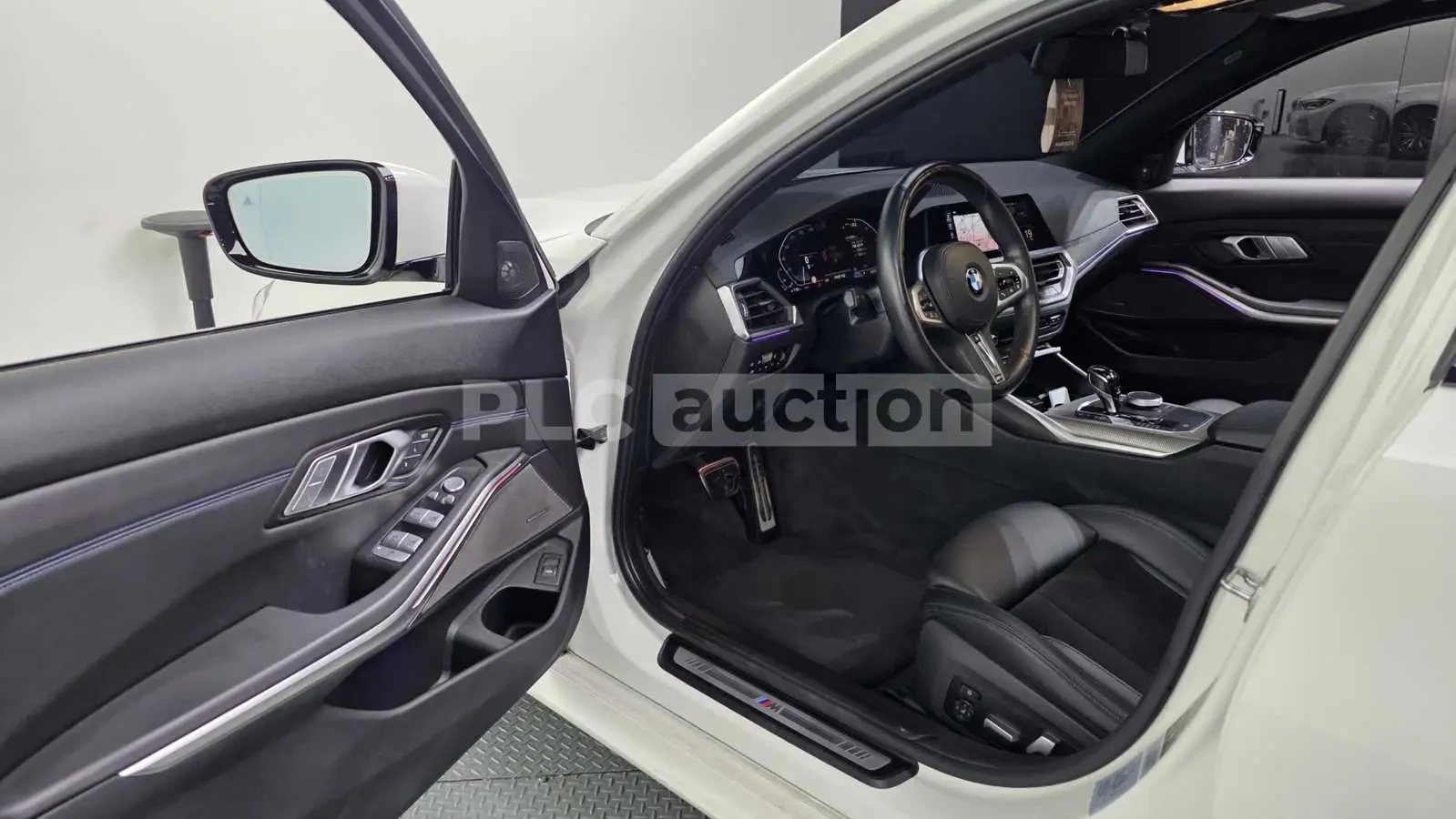 BMW 320 ПОДГРЕВИ * ПАНО * KEYLESS * АВТОКРЕДИТ , снимка 10 - Автомобили и джипове - 54997559
