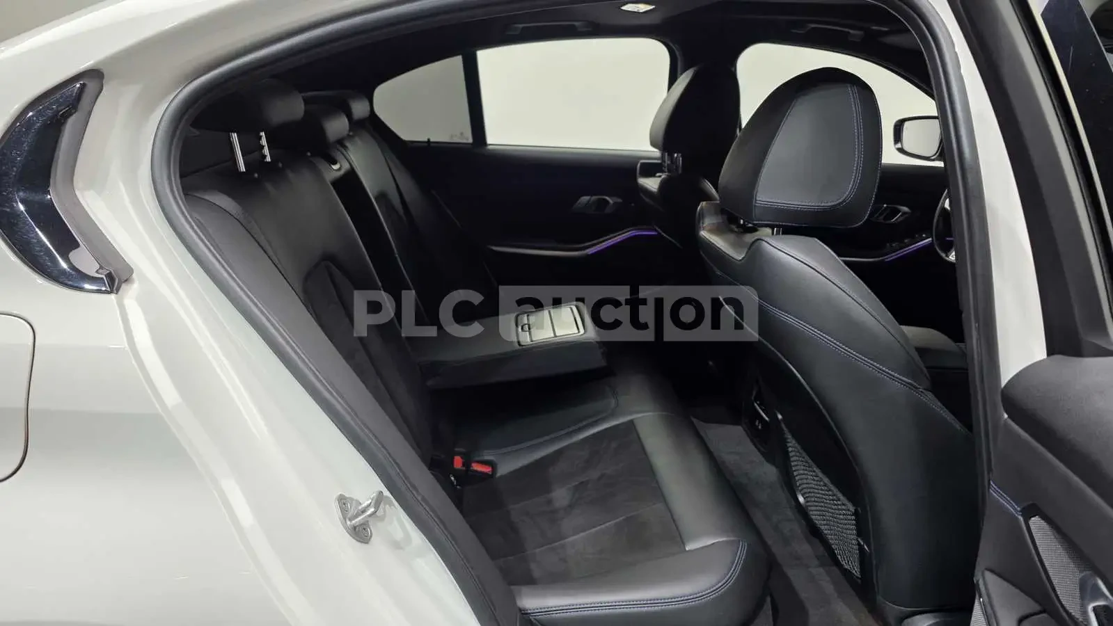 BMW 320 ПОДГРЕВИ * ПАНО * KEYLESS * АВТОКРЕДИТ , снимка 12 - Автомобили и джипове - 54997559
