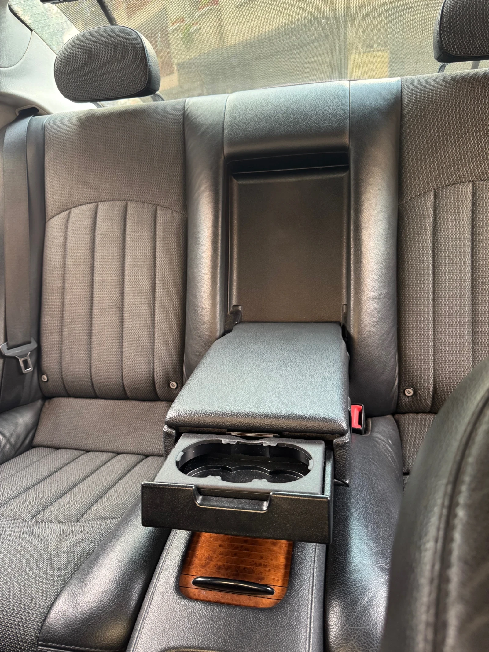 Mercedes-Benz CLS 320, снимка 5 - Автомобили и джипове - 55788039