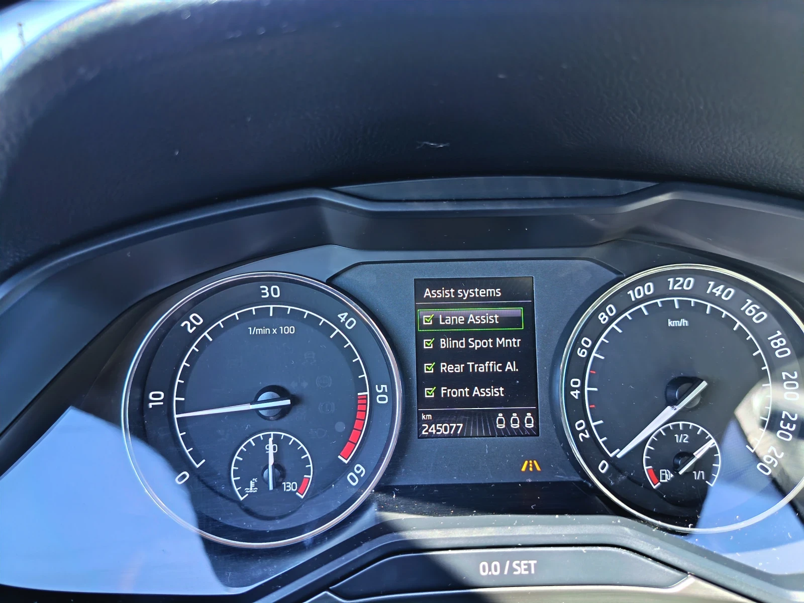 Skoda Superb, снимка 17 - Автомобили и джипове - 55962335