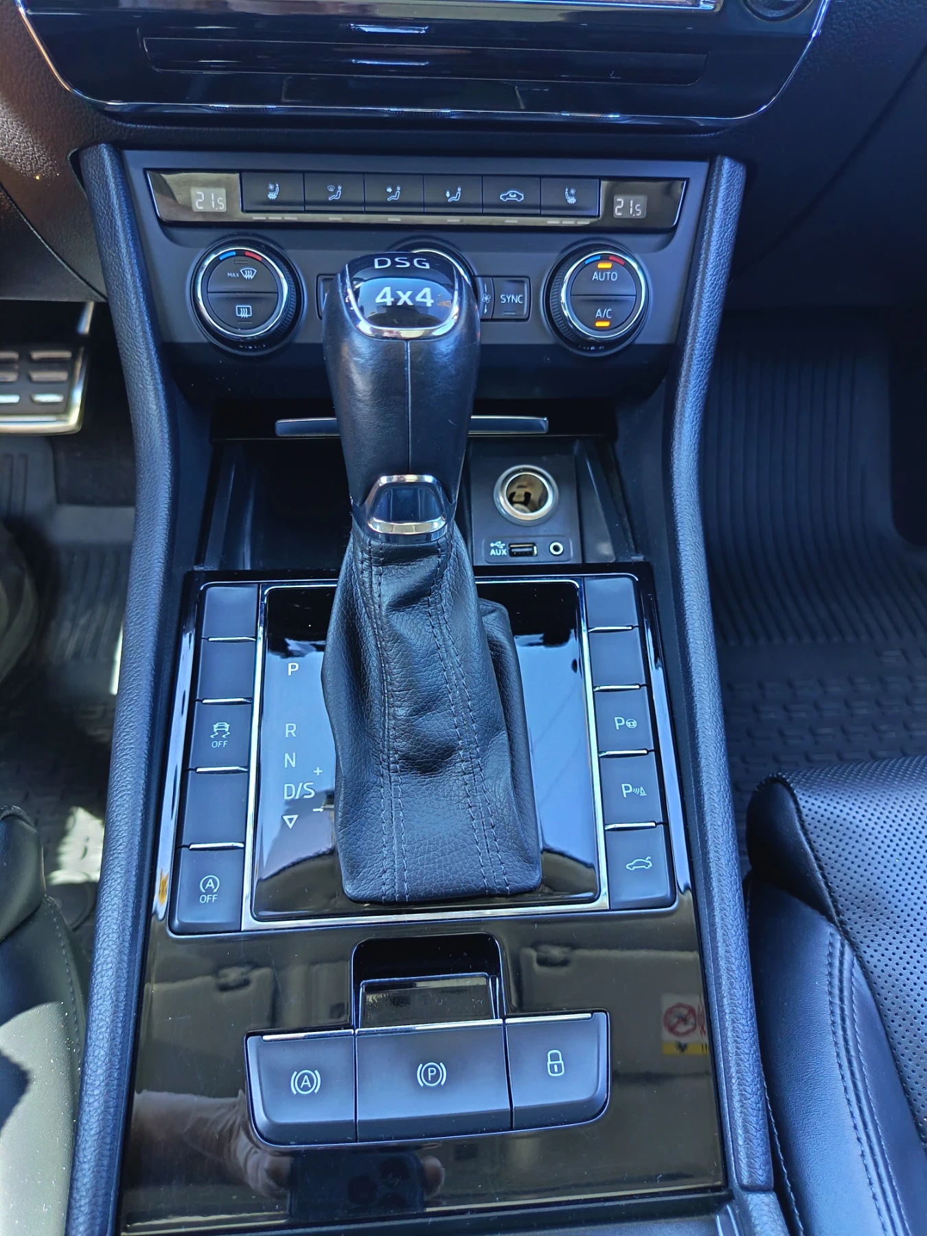 Skoda Superb, снимка 13 - Автомобили и джипове - 55962335