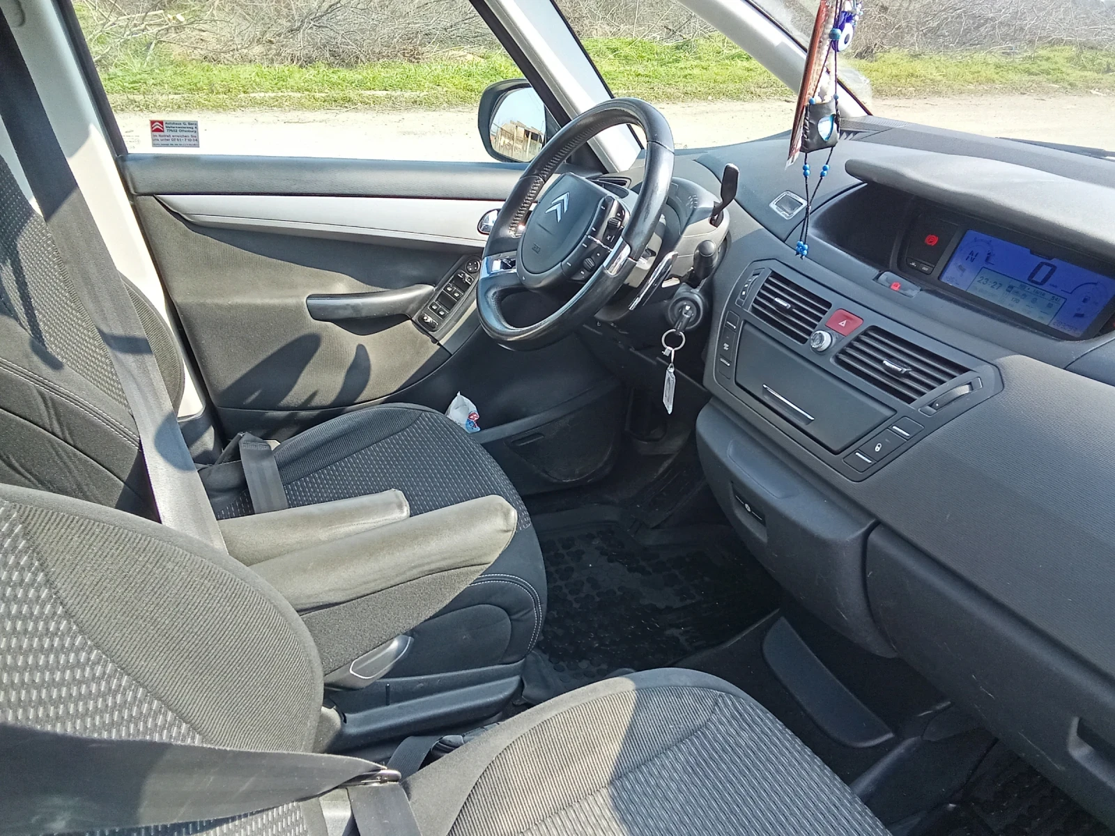 Citroen Grand C4 Picasso, снимка 6 - Автомобили и джипове - 55971211