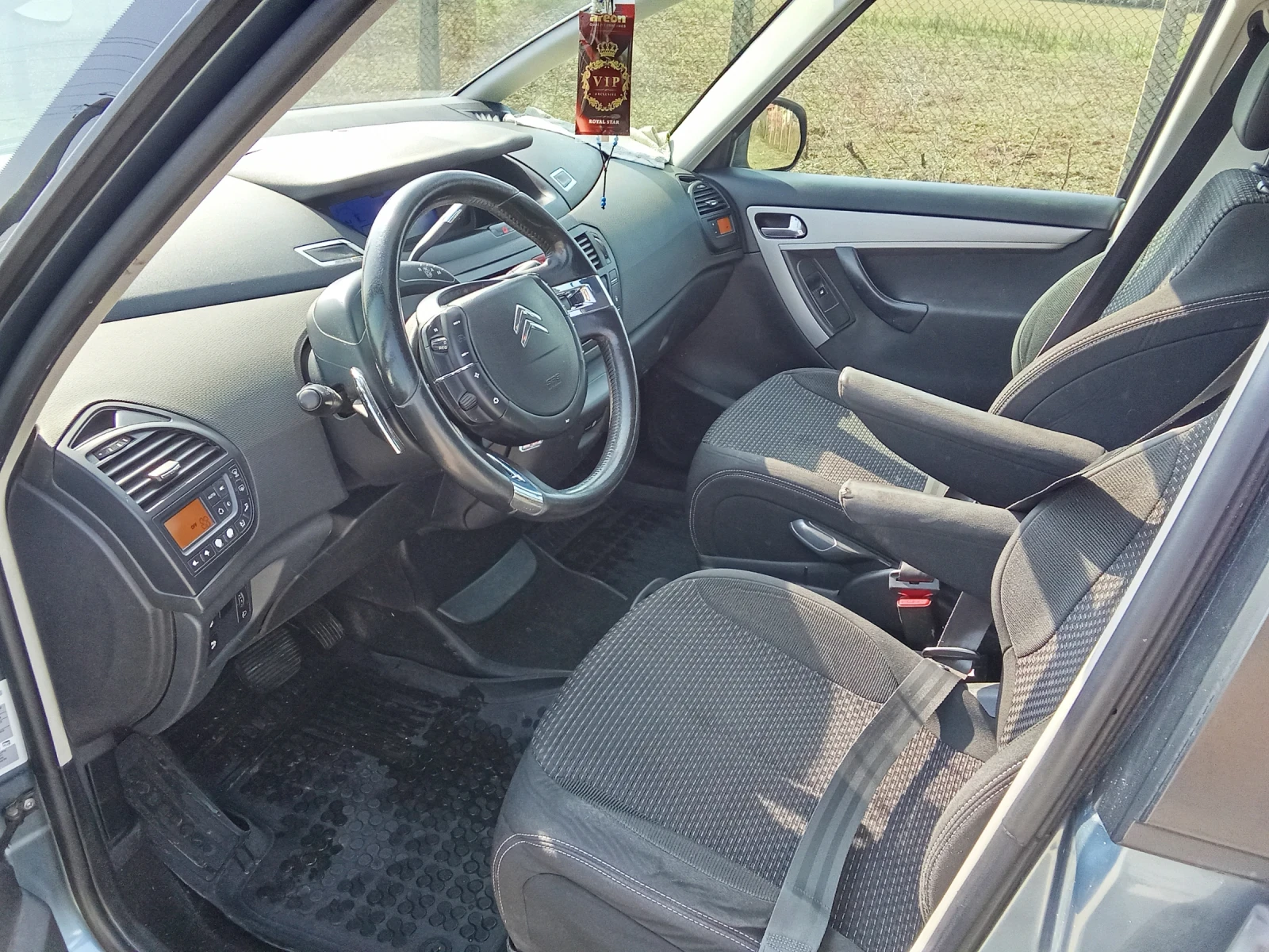 Citroen Grand C4 Picasso, снимка 2 - Автомобили и джипове - 55971211