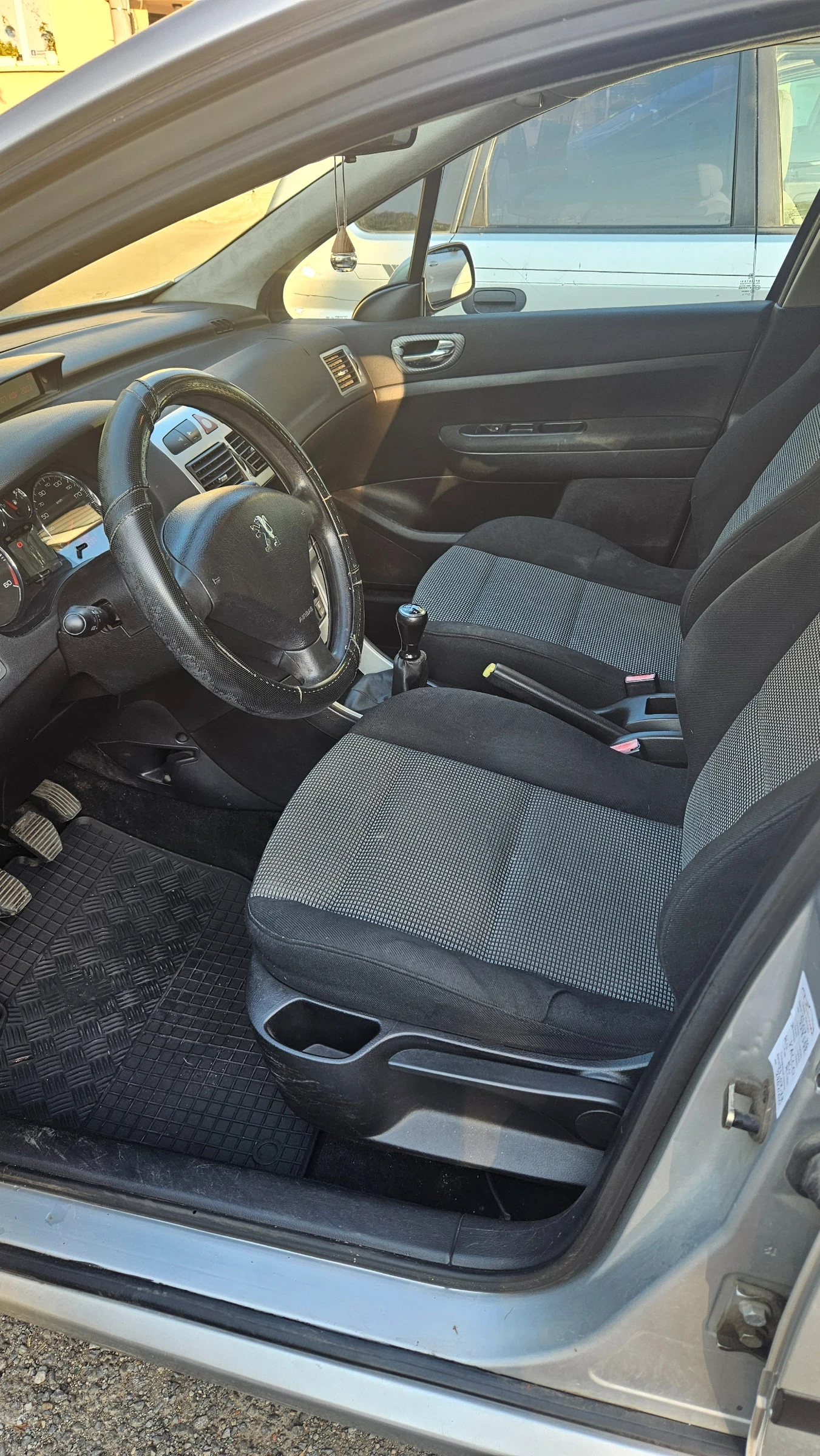 Peugeot 307, снимка 7 - Автомобили и джипове - 56039869