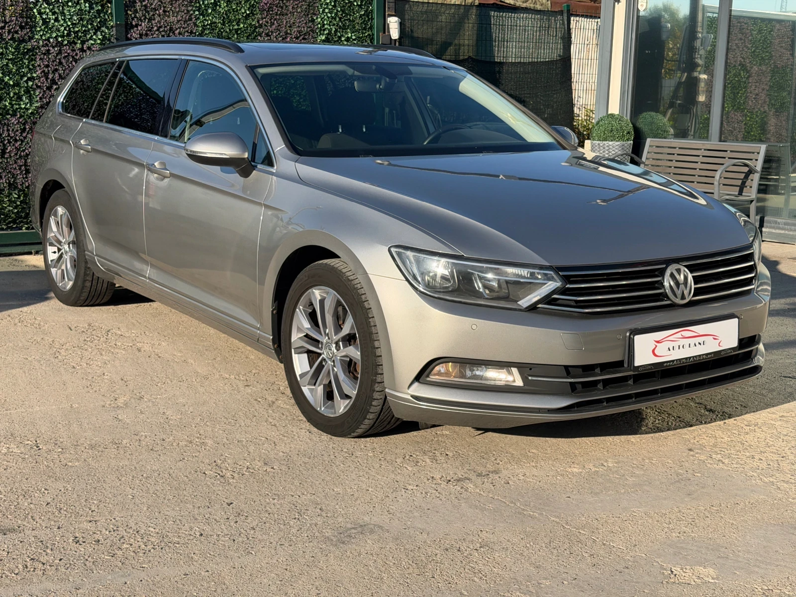 VW Passat PANO/LED/NAVI/CARPLAY/CAM/СОБСТВЕН ЛИЗИНГ, снимка 2 - Автомобили и джипове - 56119988