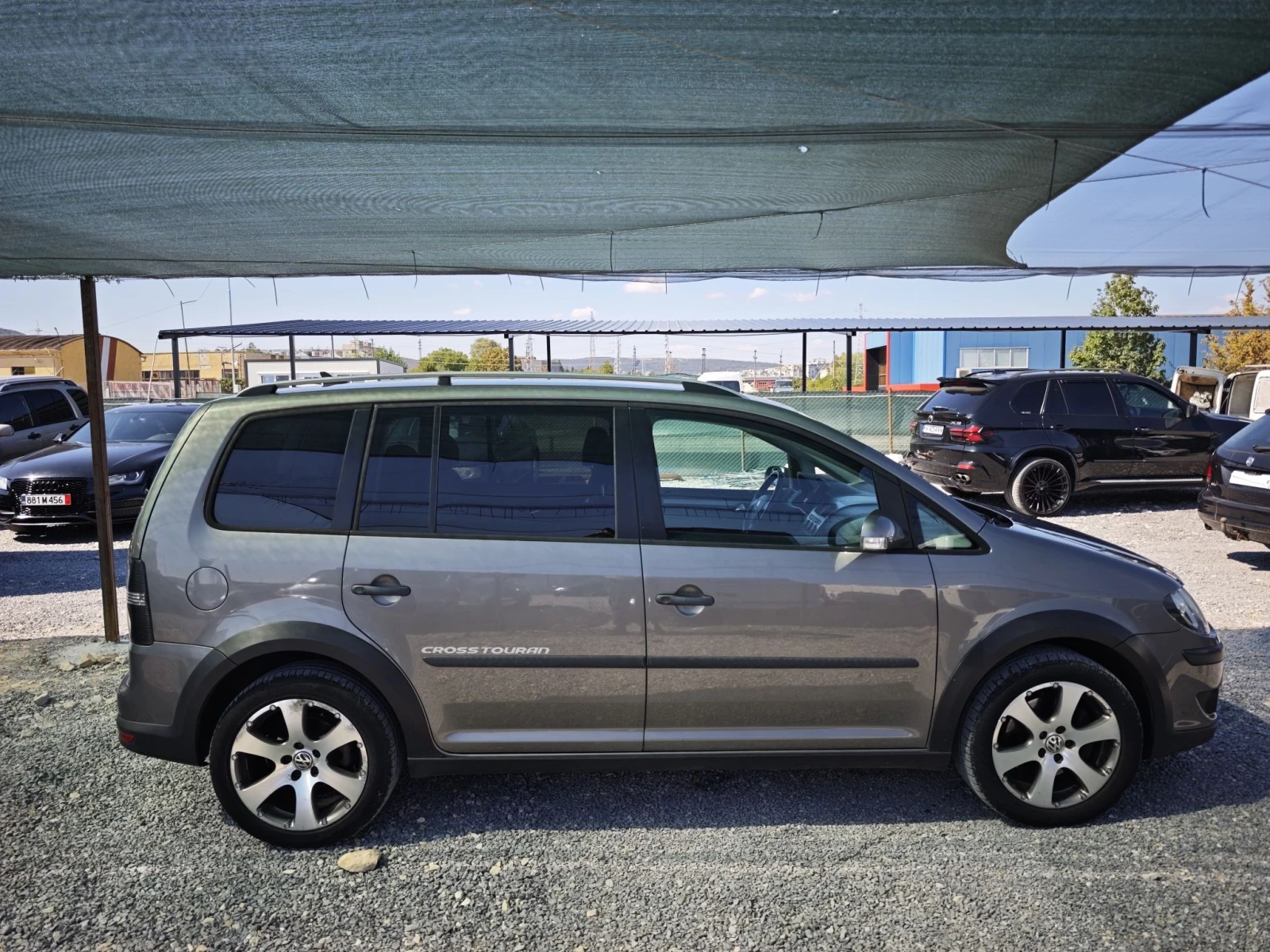 VW Touran 7МЕСТНА , снимка 4 - Автомобили и джипове - 56128698