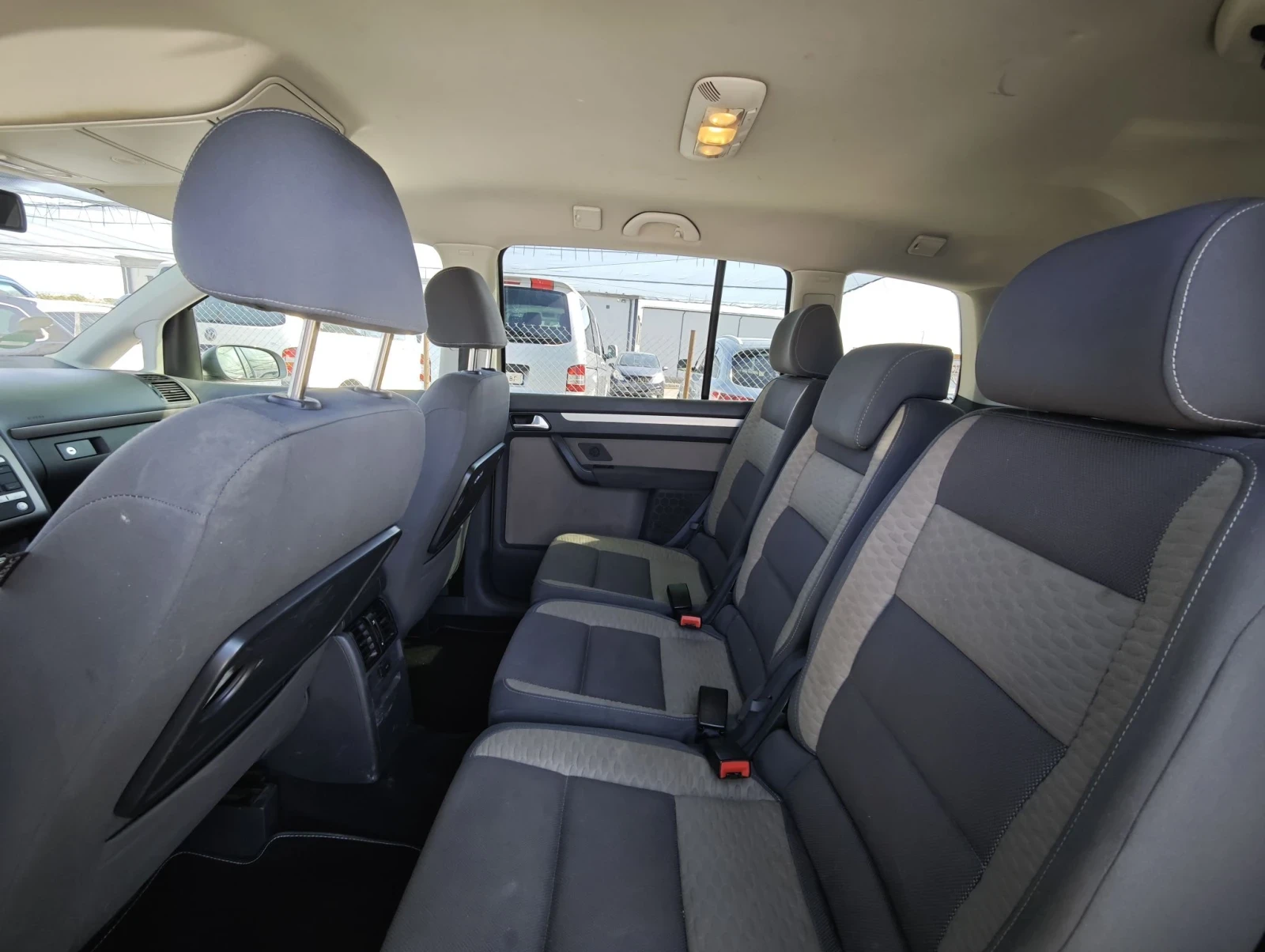 VW Touran 7МЕСТНА , снимка 10 - Автомобили и джипове - 56128698