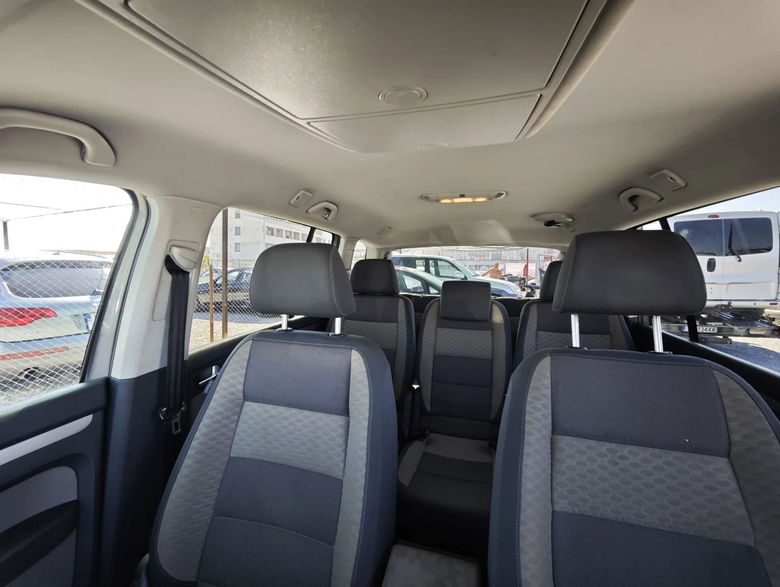 VW Touran 7МЕСТНА , снимка 13 - Автомобили и джипове - 56128698