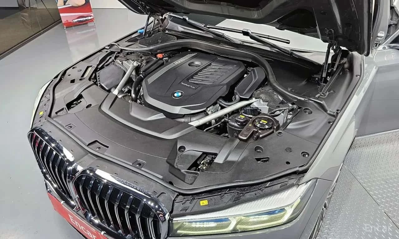 BMW 740 * 740Li xDrive Design Pure Excellence * БЕЗ ПЪРВОН, снимка 6 - Автомобили и джипове - 56303061