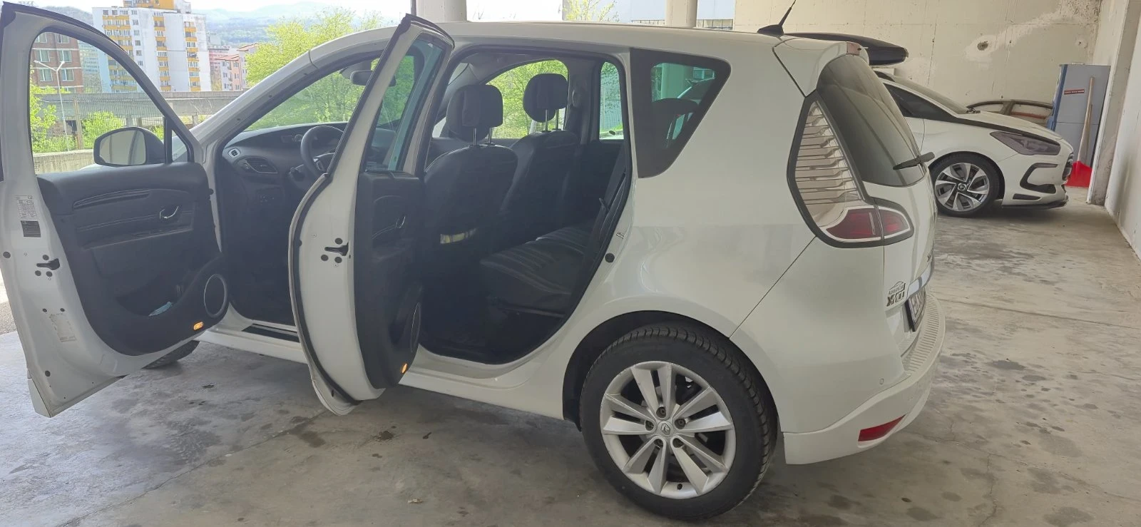 Renault Scenic XMOD, снимка 12 - Автомобили и джипове - 56361464