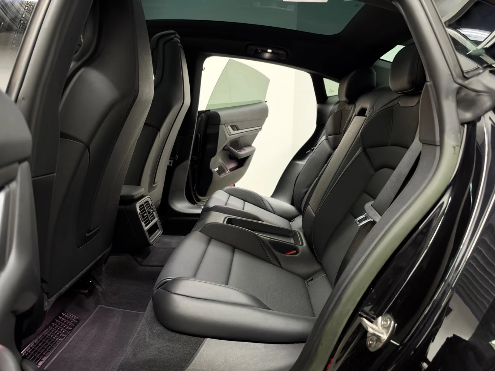 Porsche Taycan 4S/571HP/PERF+ /360/CHRONO/ACC/BOSE/112a | Mobile.bg � ����������� 7