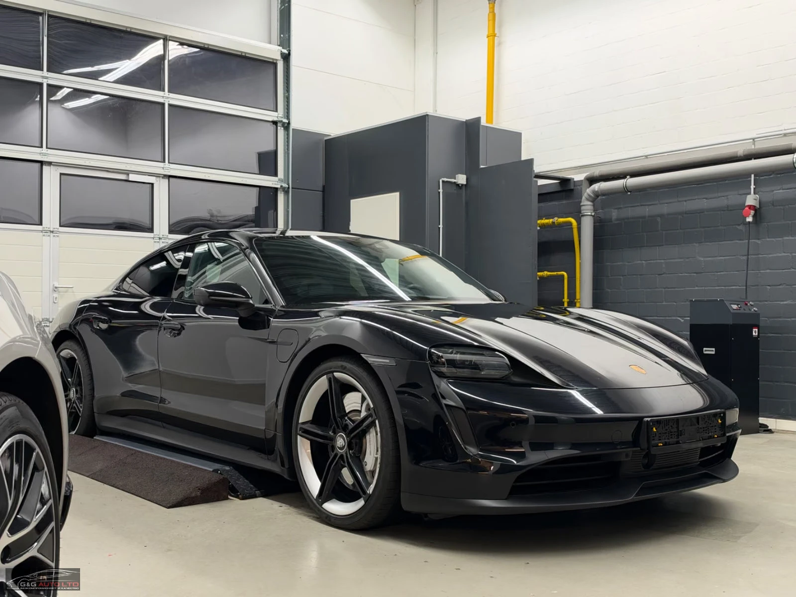 Porsche Taycan 4S/571HP/PERF+ /360/CHRONO/ACC/BOSE/112a | Mobile.bg � ����������� 2