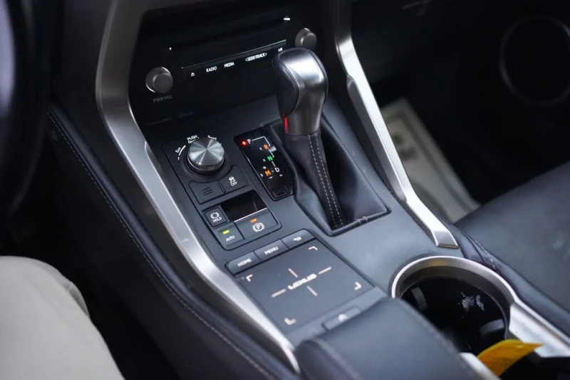 Lexus NX 300 CAM* BLINDSPOT* ПОДГРЕВ* LANE DEPARTURE* , снимка 15 - Автомобили и джипове - 52936146