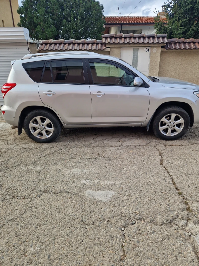 Toyota Rav4, снимка 4 - Автомобили и джипове - 53132157