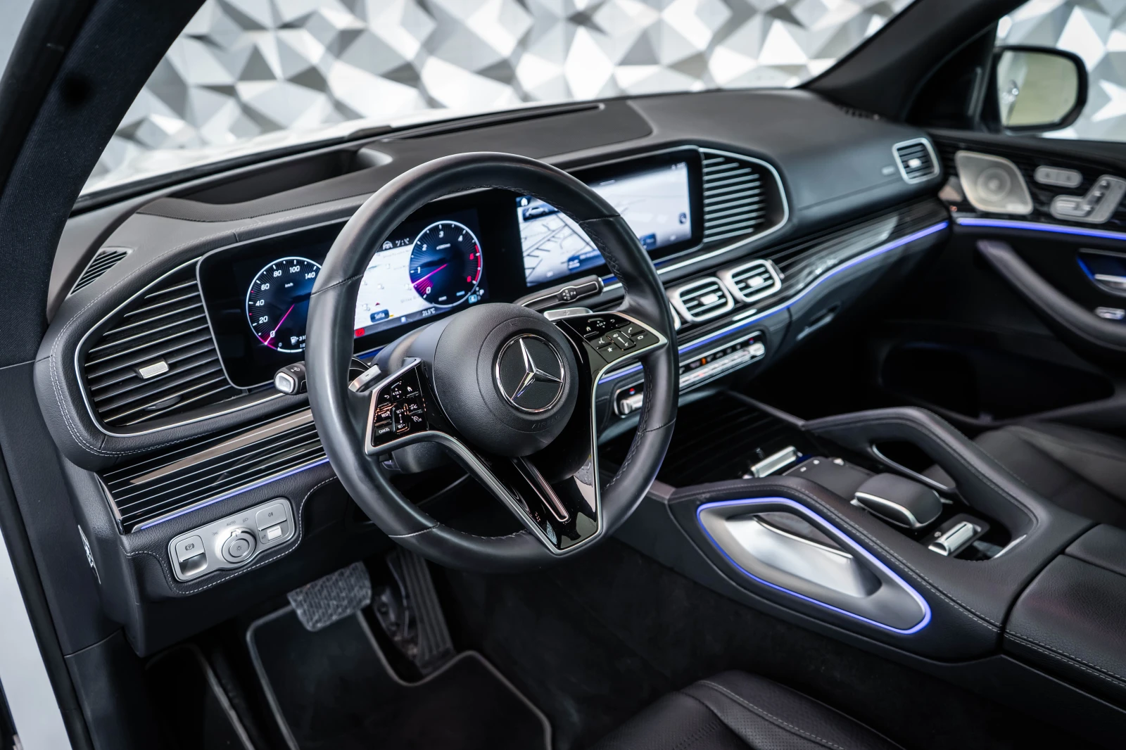 Mercedes-Benz GLE 450 AMG d 4M AMG* Night* Pano* Burm - изображение 8