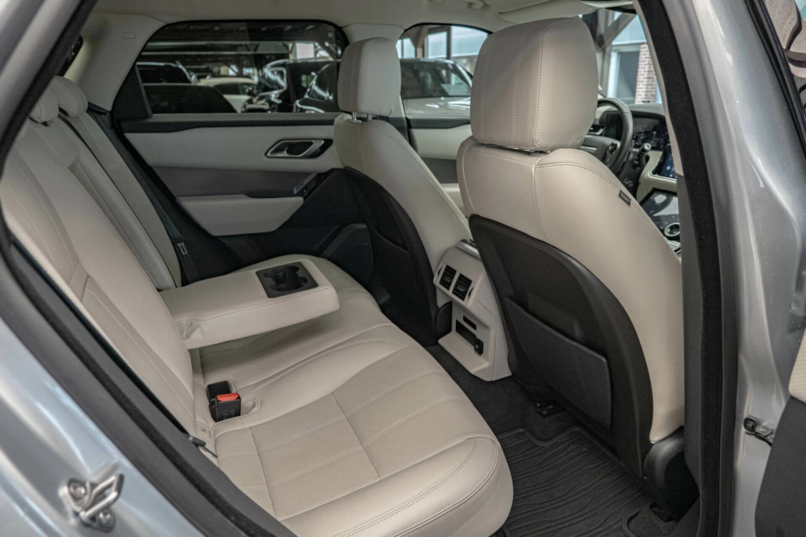 Land Rover Range Rover Velar D180/AWD/Virtual/FullLed/LaneAssist/MERIDIAN - изображение 9