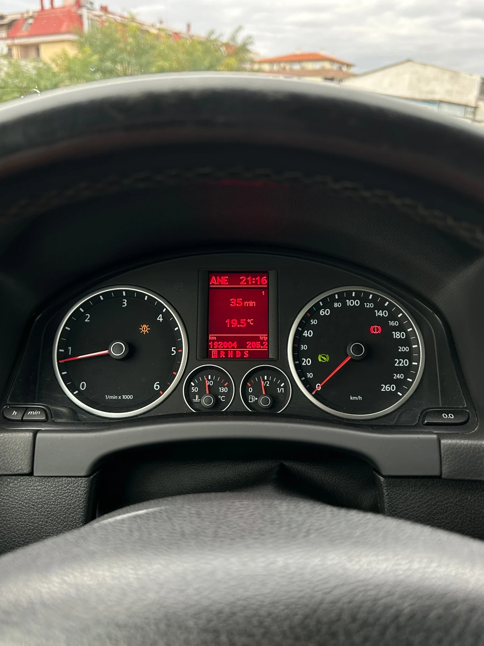 VW Tiguan VW Tiguan 4Motion 2.0 TDI DSG - изображение 9