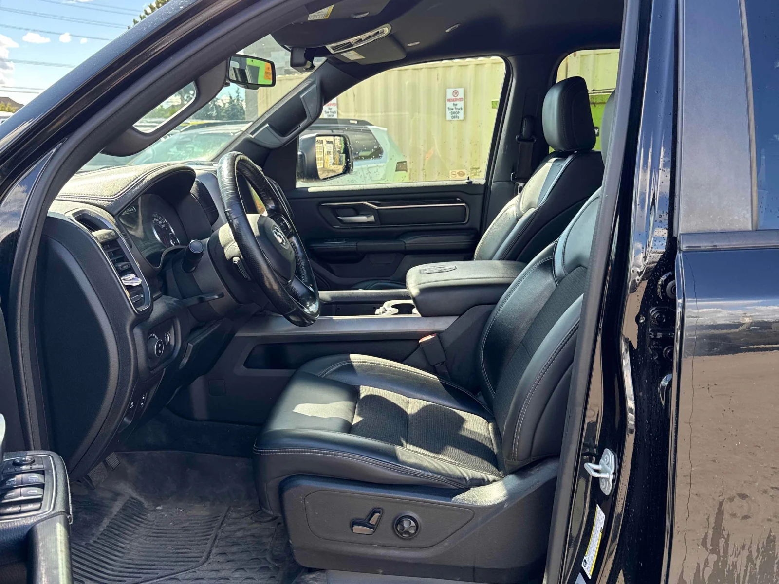 Dodge RAM 1500 * Sport * CARFAX * БЕЗ ПЪРВОНАЧАЛНА ВНОСКА, снимка 10 - Автомобили и джипове - 55875681